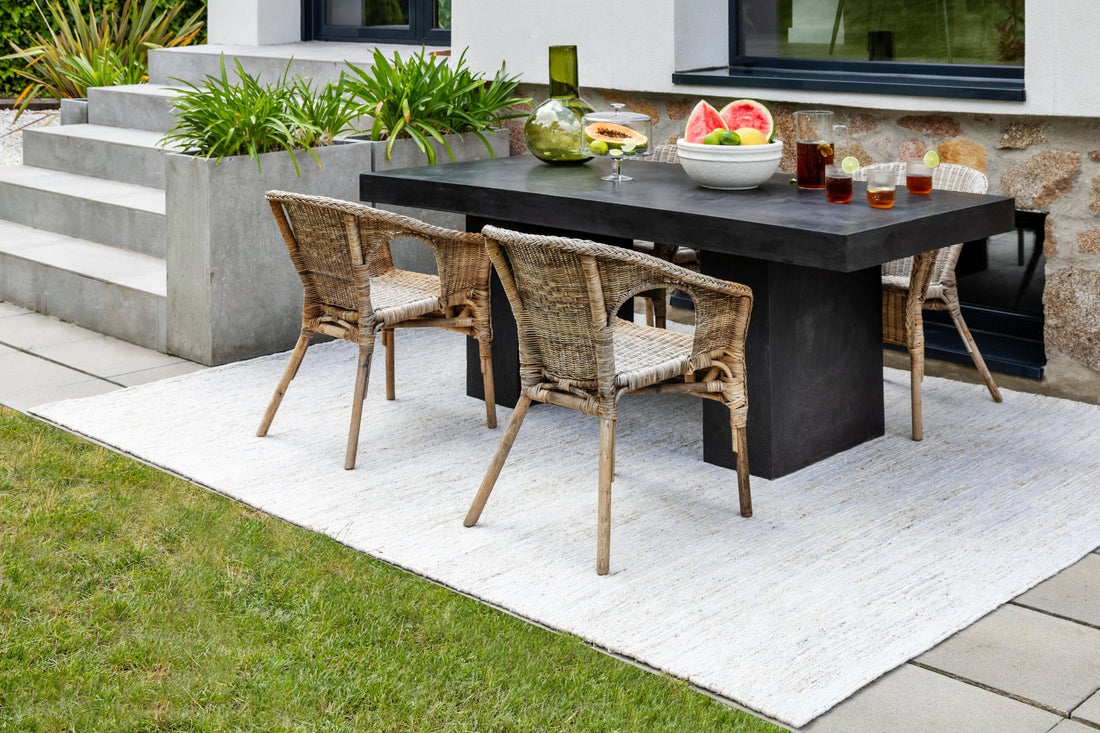 How to Choose the Perfect Summer Rug: Freshness, Style & Trends - KAYMANTA | Luxury Rug Makers