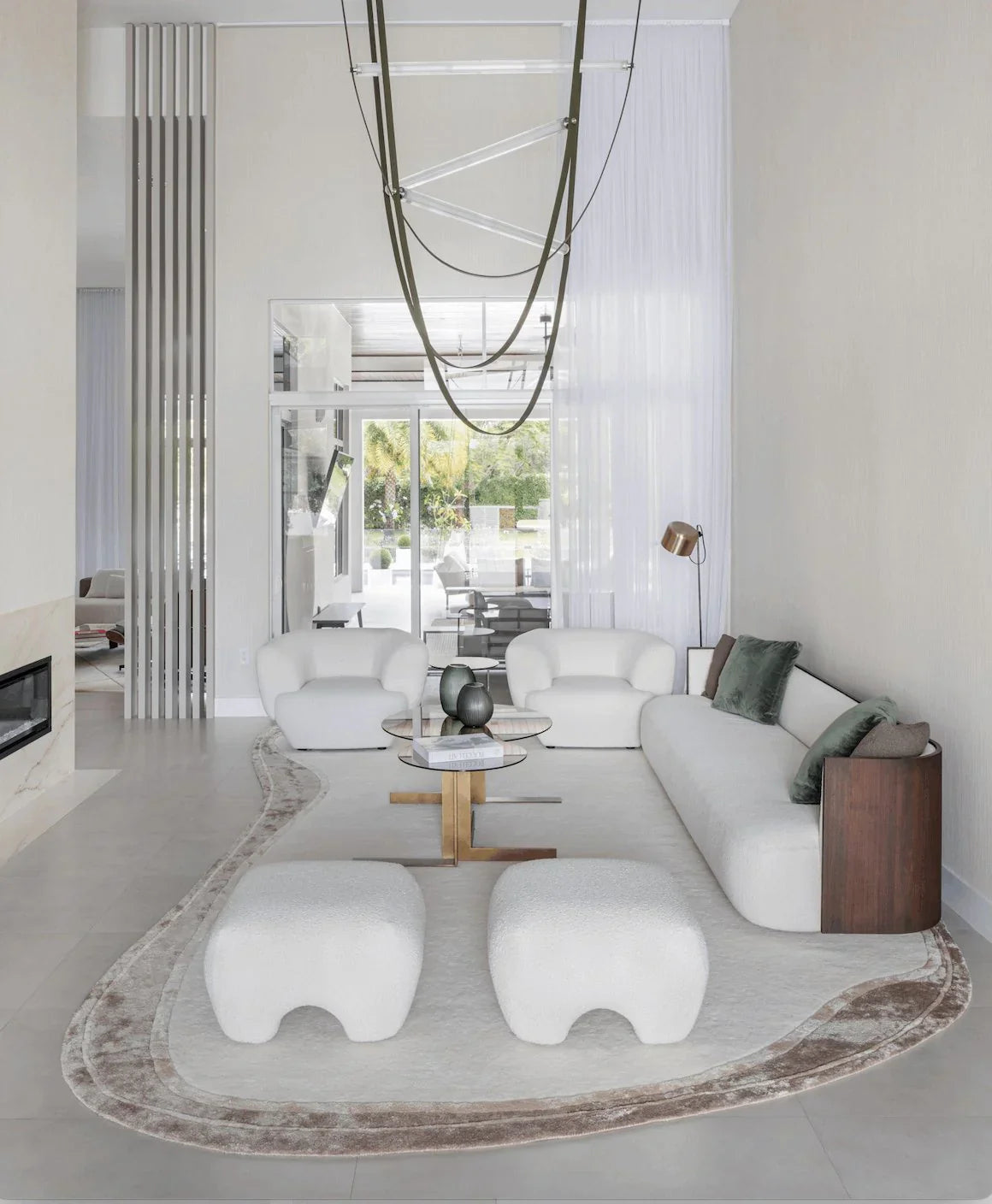 Modern handwoven rug in neutral tones by Kaymanta Miami – luxury handmade design.