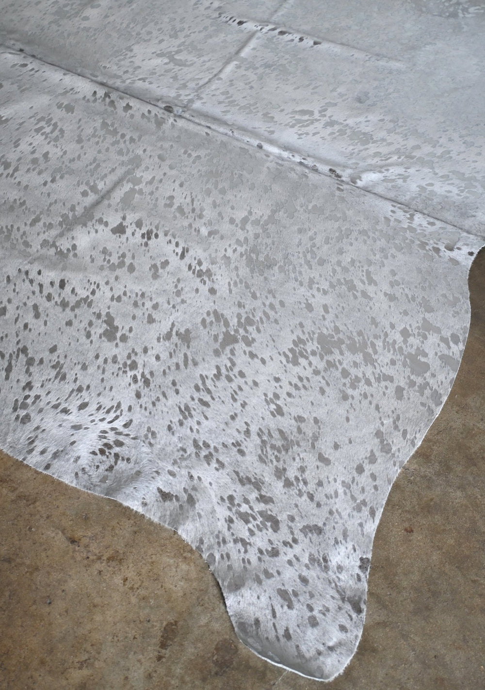 SILVER | FREE FORM HIDE RUG - area rug - KAYMANTA | Luxury Rug Makers