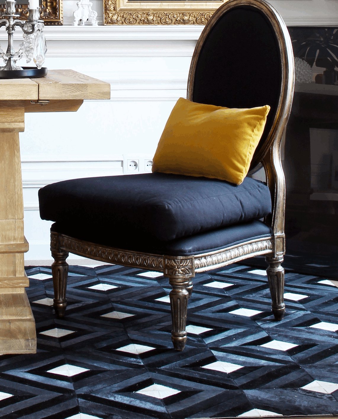 Miami handmade cowhide rug – geometric design, high-quality leather patches, modern aesthetic