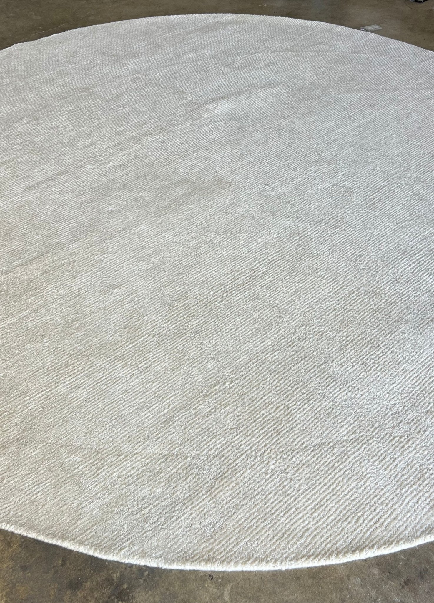 EAGLE White | 10´Ø - area rug - KAYMANTA | Luxury Rug Makers